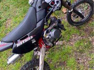 MOTO CROSS DIRT BIKE
