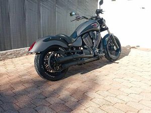 VICTORY GUNNER 1750 CM³ BIPLACE