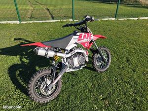 MOTO 125