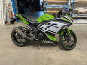 KAWASAKI NINJA 300 ABS – 2016 – 28 000 KM – ÉDITION 30E ANNIVERSAIRE – 3 200