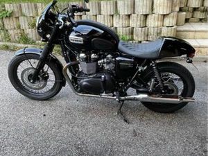 TRIUMPH BONNEVILLE T100 BLACK