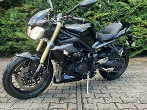 TRIUMPH STREET TRIPLE 675 ABS