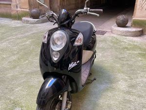 SCOOTER SYM MIO 50 CC – 2010 – 13 000 KM – ENTRETIEN COMPLET + CT OK