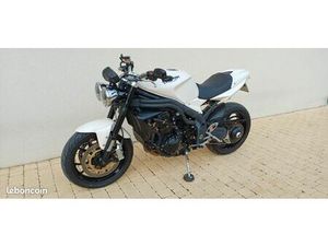 TRIUMPH 1050 SPEED TRIPLE