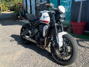 TRIUMPH TRIDENT 660