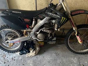 À VENDRE 250 CRF