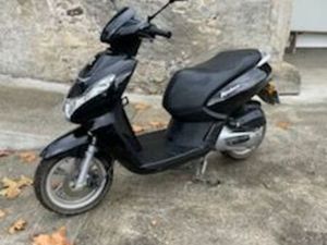 SCOOTER PEUGEOT KESBEE