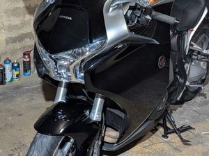 HONDA VFR 1200 F DCT NOIRE