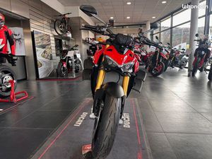 DUCATI STREETFIGHTER V4S