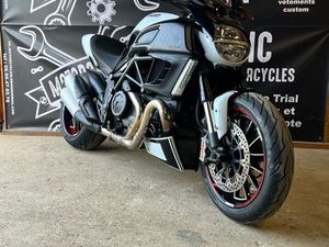 DUCATI DIAVEL 2011