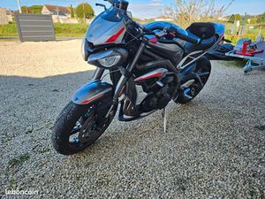 TRIUMPH STREET TRIPLE RS 765