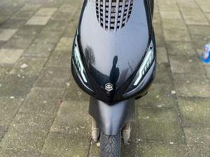PIAGGIO ZIP 2020 BROM — SCOOTERS | PIAGGIO — MARKTPLAATS