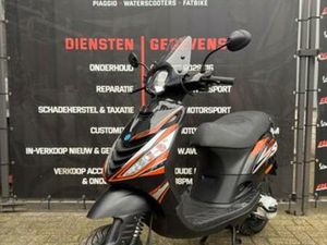 UNIEK! PIAGGIO ZIP SP 50 2T H2O 2017 ORIGINEEL NL NIEUWSTAAT — SCOOTERS | PIAGGIO — MARKTPLAATS