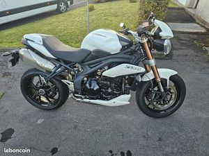 SUPERBE SPEED TRIPLE 1050 2012