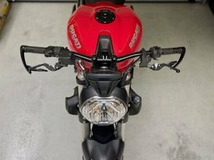 DUCATI MONSTER 821 STRIPE