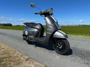 PEUGEOT DJANGO 2021 - LAGE KM STAND 1309. — SCOOTERS | PEUGEOT — MARKTPLAATS