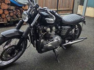 TRIUMPH BONNEVILLE
