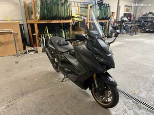 YAMAHA T-MAX 530 TECH MAX