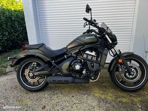 JOLIE KAWASAKI 650 VULCAN S