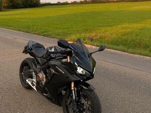 HONDA CBR 650R