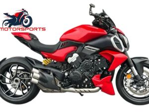 DUCATI DIAVEL V4 „LIKE NEW”