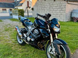 KAWASAKI Z1000 SUPER BIEN ÉQUIPÉE À SAISIR