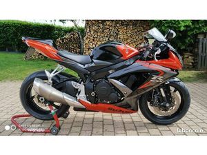 GSXR 750 K8