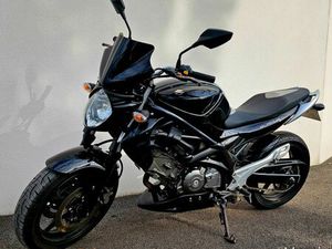 SUZUKI GLADIUS 650 CM3 - 2010