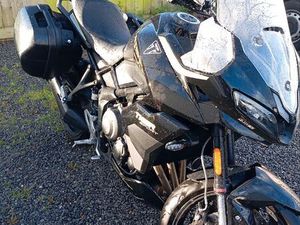 TRIUMPH TIGER 800 SPORT