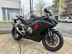 HONDA CBR1000R