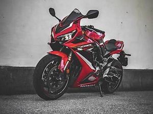 VENDO CBR 650 2021 RA CANTON TESSIN -