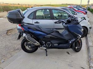 YAMAHA - TMAX