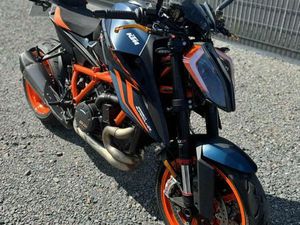 KTM 1290 SUPER DUKE R