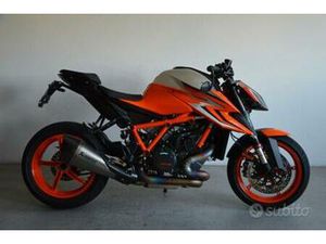 KTM 1290 SUPER DUKE R