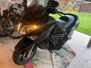 VENDS SCOOTER PIAGGIO 125 XEVO