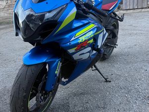 SUZUKI GSXR 1000 →