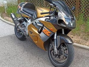 SUZUKI GSXR 750 SRAD
