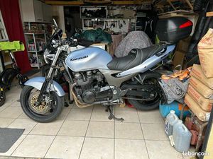 KAWASAKI ZR7