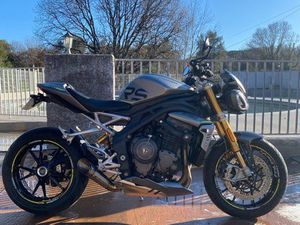 TRIUMPH SPEED TRIPLE 1200 RS