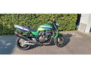 ② KAWASAKI ZRX 1200