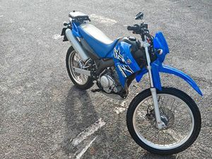 YAMAHA XT 125 R – 2006 – 13 000 KM – EXCELLENT ÉTAT