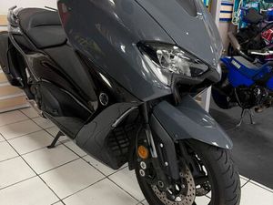YAMAHA TMAX