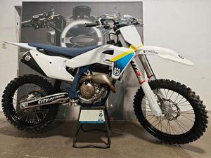 ② HUSQVARNA FC 250 2025