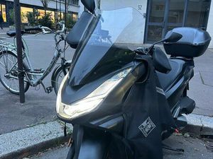 HONDA PCX 125 – 2023 – EXCELLENT ÉTAT – 15 772 KM – 2 500