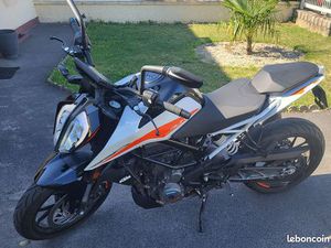 KTM DUKE 390