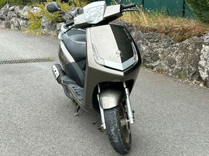 SCOOTER MARQUE PEUGEOT À VENDRE