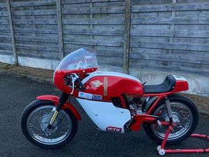 ② DUCATI 250 CC RACER