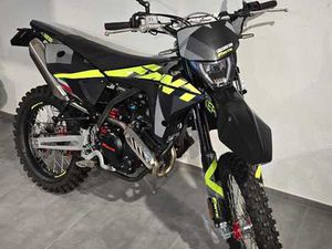 ENDURO 125 PERFORMANCE