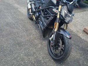 DUCATI STREETFIGHTER 848 2012