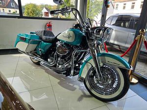 HARLEY-DAVIDSON ROAD KING CLASSIC FLHRC ,SONDERLACKIERUNG,E-STA